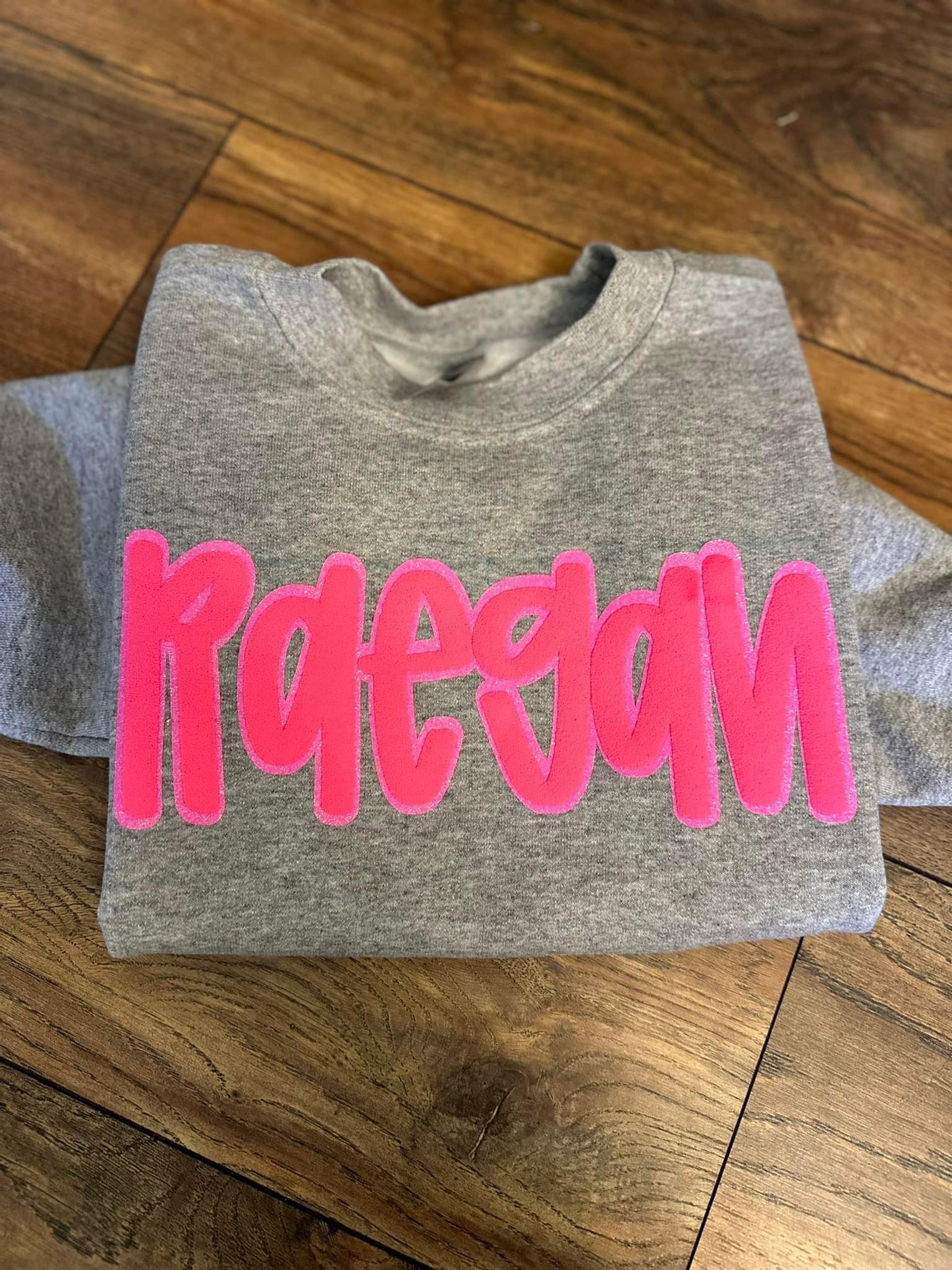 Puff & Glitter Name sweatshirts